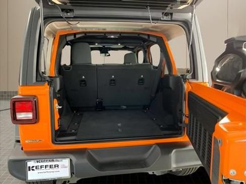 Used 2025 Jeep Wrangler Unlimited Sport AWD/4WD image 15