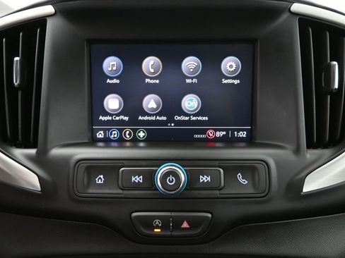 Used 2024 GMC Terrain SLE image 4