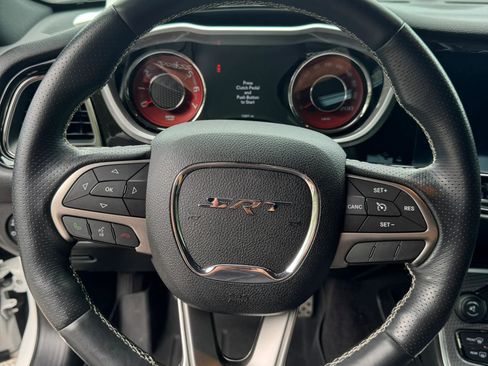 Used 2016 Dodge Challenger SRT Hellcat RWD image 12