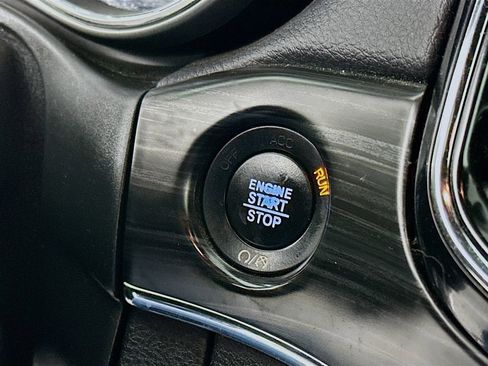 Certified 2021 Jeep Grand Cherokee Limited w/ Luxury Group II image 21