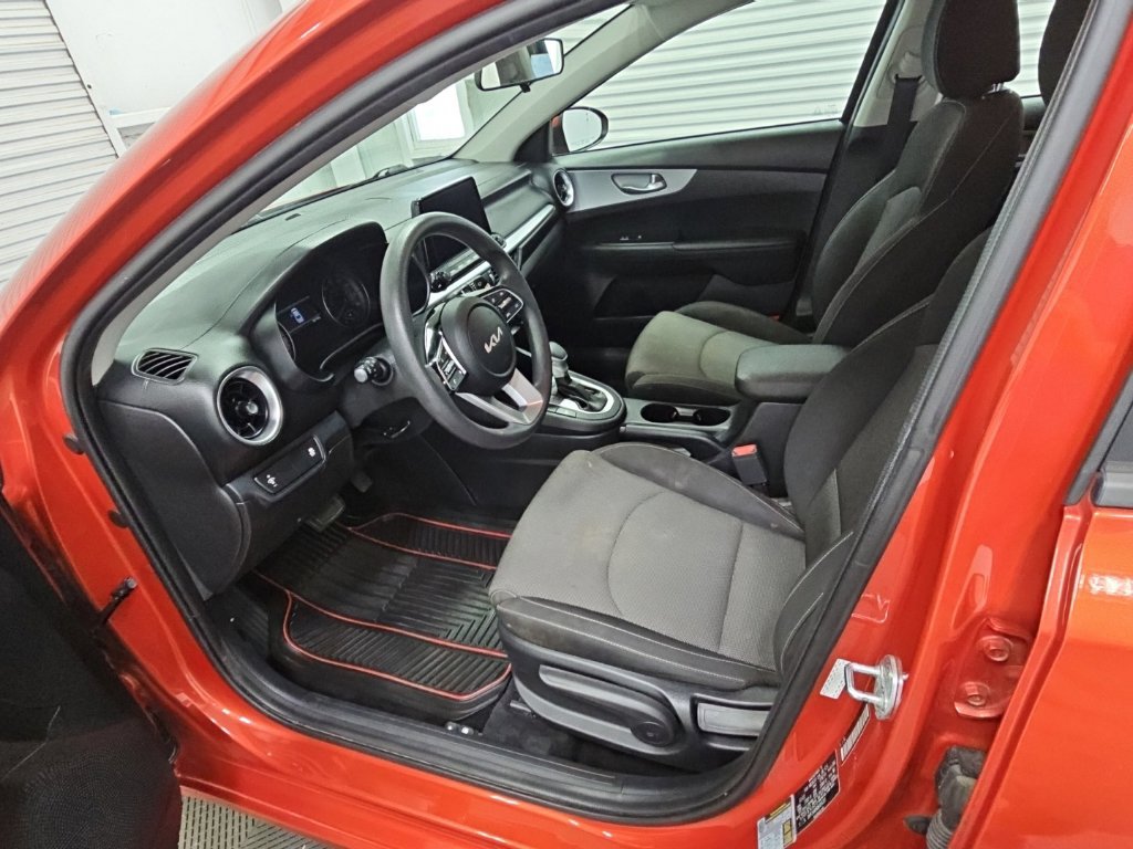 Used 2022 Kia Forte LXS FWD image 11
