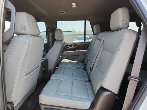 Used 2023 Chevrolet Tahoe Z71 w/ Luxury Package AWD/4WD image 9