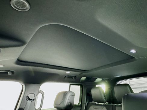 Used 2022 Land Rover Defender 110 X image 20