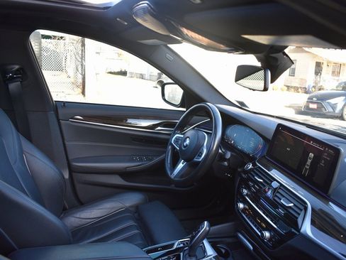 Used 2021 BMW 540i xDrive w/ M Sport Package image 21