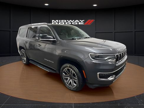 Used 2025 Jeep Wagoneer Series II AWD/4WD image 1
