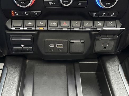 Used 2022 GMC Sierra 1500 Denali w/ Denali Premium Package image 29