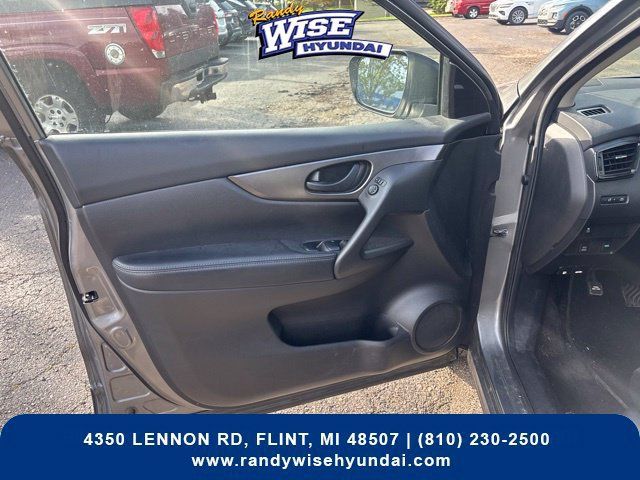 Used 2019 Nissan Rogue Sport S AWD/4WD image 11