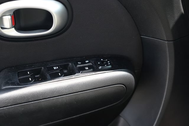 Used 2016 Kia Soul FWD image 42