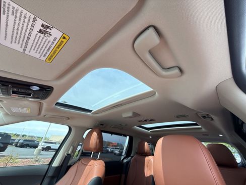 Used 2026 Kia Carnival SX FWD image 22