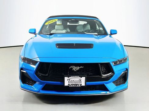 Used 2025 Ford Mustang GT Premium RWD image 2