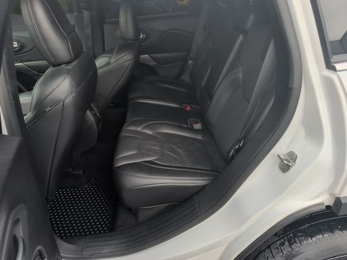 Used 2021 Jeep Cherokee Latitude Lux AWD/4WD image 12