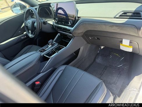 New 2026 Lexus TX 500h AWD image 28
