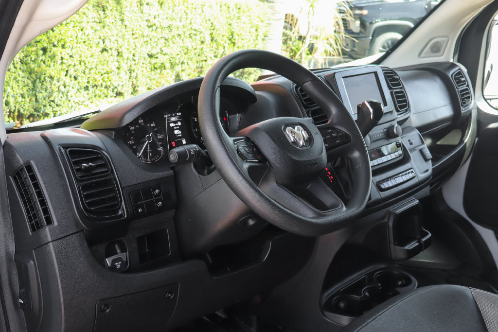 Used 2025 RAM ProMaster 2500 w/ Convenience Group FWD image 21