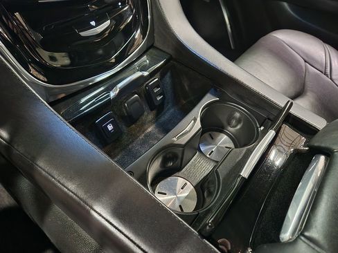 Used 2017 Cadillac Escalade Platinum image 40