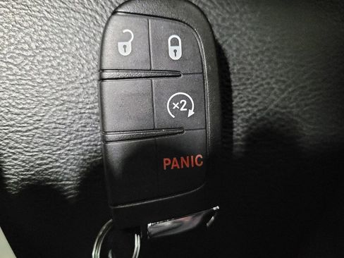 Used 2018 Jeep Compass Latitude w/ Cold Weather Group AWD/4WD image 32
