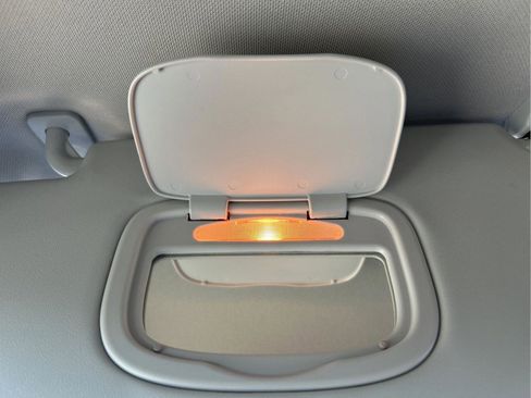 Certified 2022 Jeep Renegade Latitude w/ Convenience Group image 34