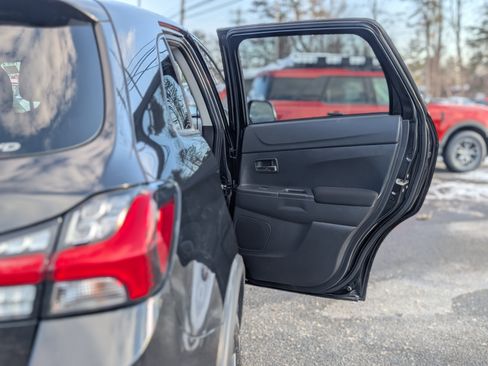 Used 2024 Mitsubishi Outlander Sport ES image 35