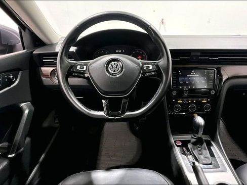 Used 2020 Volkswagen Passat 2.0T SEL image 8