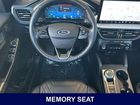 Used 2024 Ford Escape Platinum w/ Premium Technology Package AWD/4WD image 18