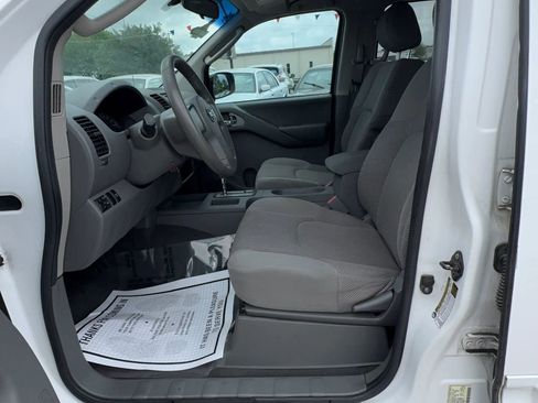 Used 2007 Nissan Frontier SE w/ SE Value Truck Pkg image 9