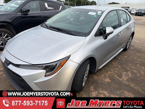 Used 2024 Toyota Corolla LE FWD image 1