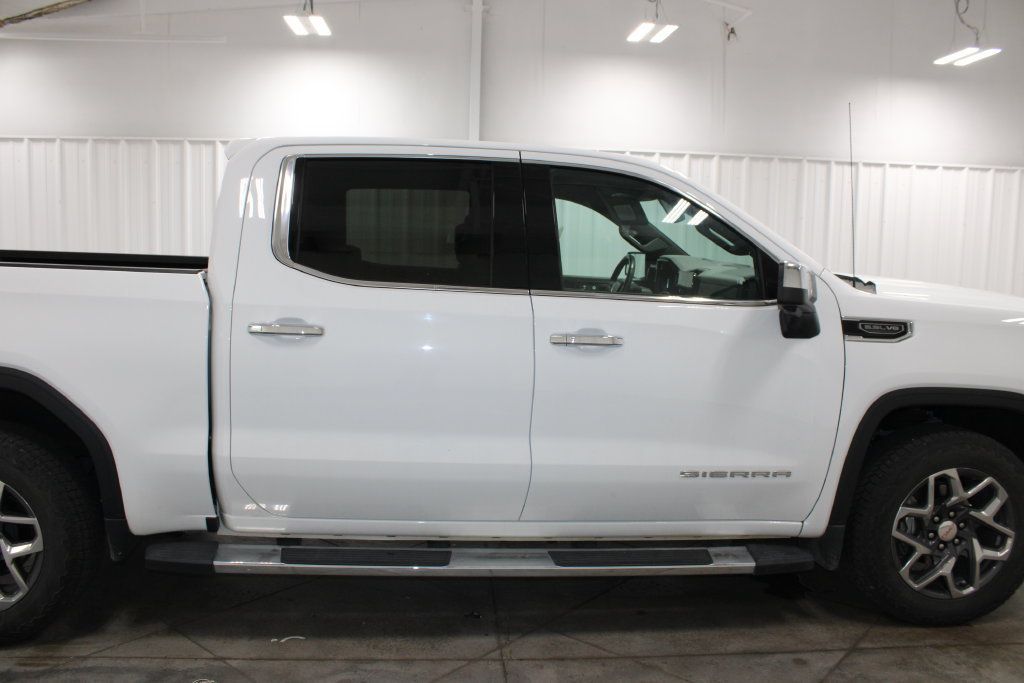 Used 2022 GMC Sierra 1500 SLT AWD/4WD image 11