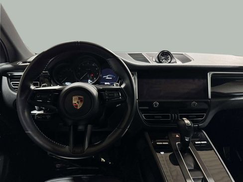 Used 2024 Porsche Macan image 21
