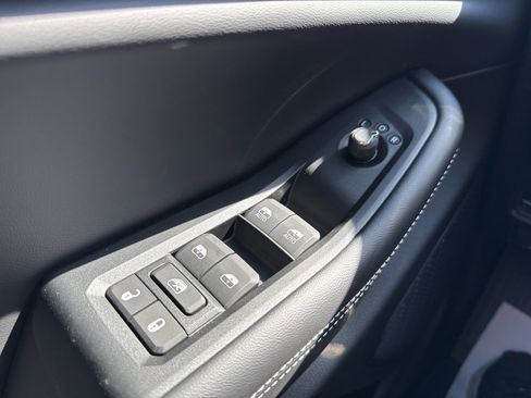 New 2025 Jeep Grand Cherokee Altitude image 10