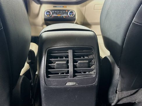 Used 2020 Ford Escape Titanium w/ Titanium Premium Package 2.0 FWD image 32