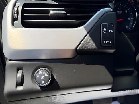 Used 2019 GMC Yukon XL SLE w/ Convenience Package image 29