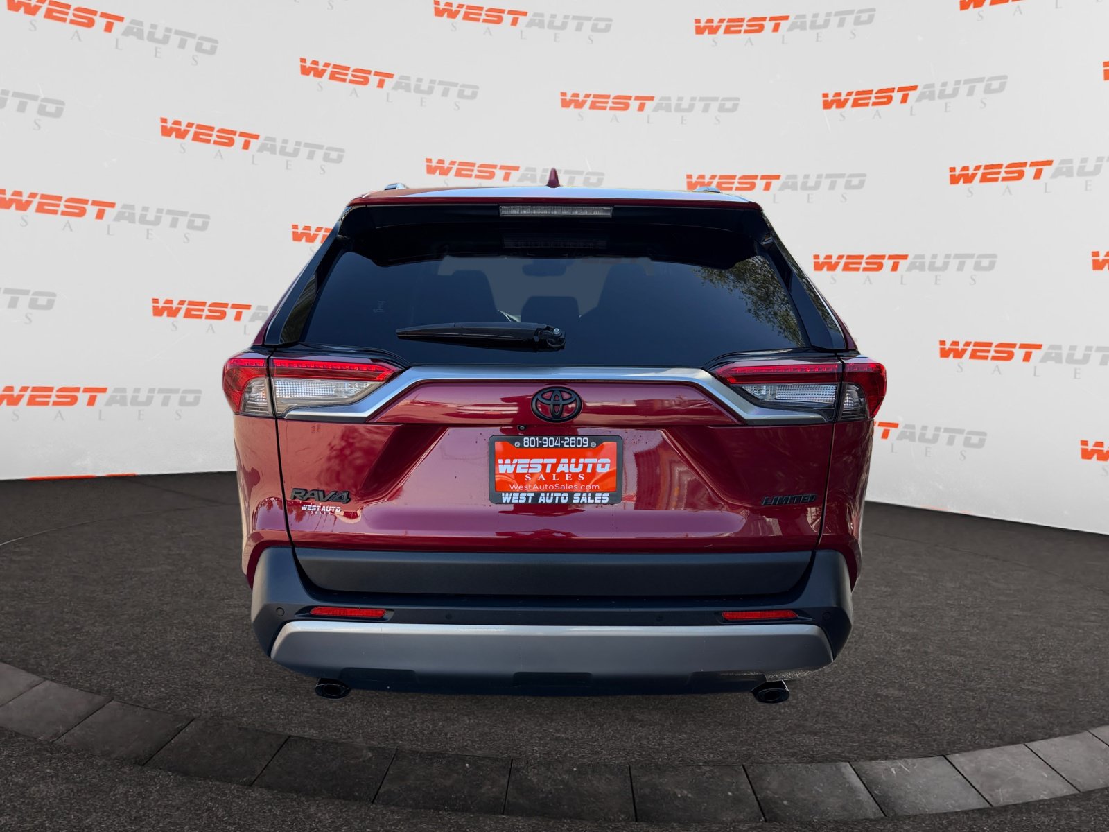 Used 2023 Toyota RAV4 Limited FWD image 4