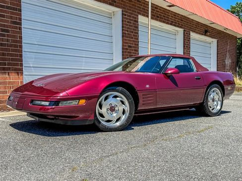 Used 1993 Chevrolet Corvette Convertible RWD image 2