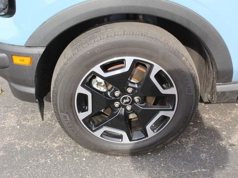Used 2023 Ford Bronco Sport Outer Banks w/ Tech Package AWD/4WD image 11