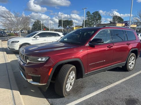 Used 2023 Jeep Grand Cherokee L Limited image 2