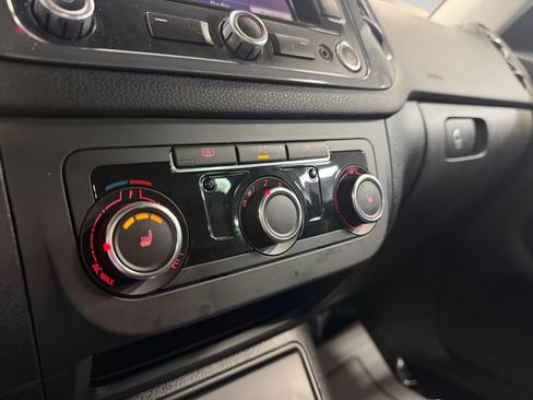 Used 2012 Volkswagen Tiguan S AWD/4WD image 30