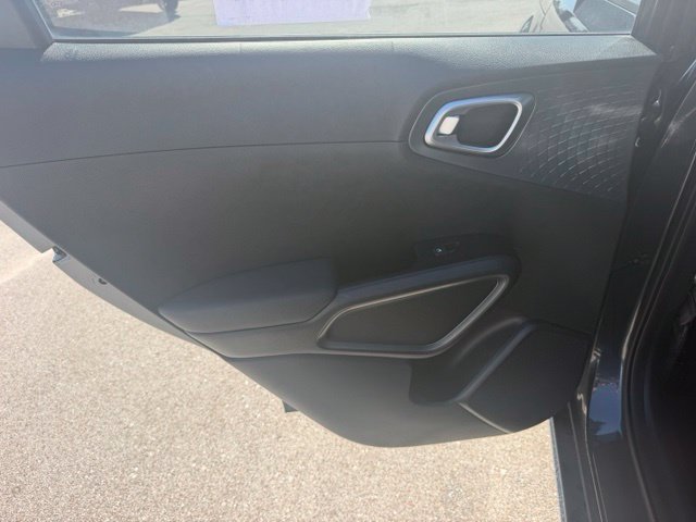 Used 2020 Kia Soul S FWD image 25