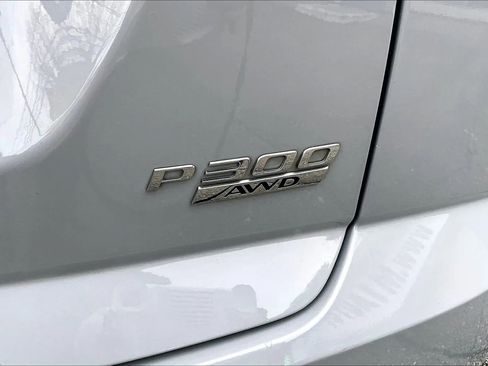 Used 2019 Jaguar E-PACE R-Dynamic SE image 8