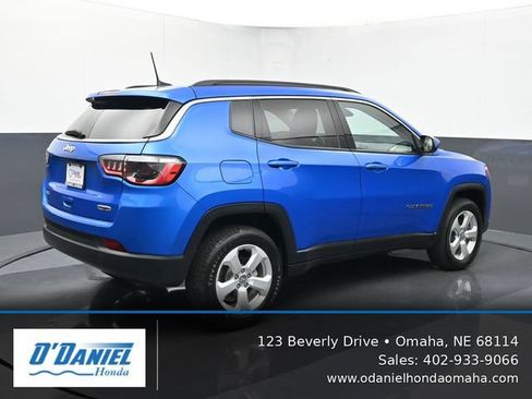 Used 2021 Jeep Compass Latitude w/ Convenience Group AWD/4WD image 6
