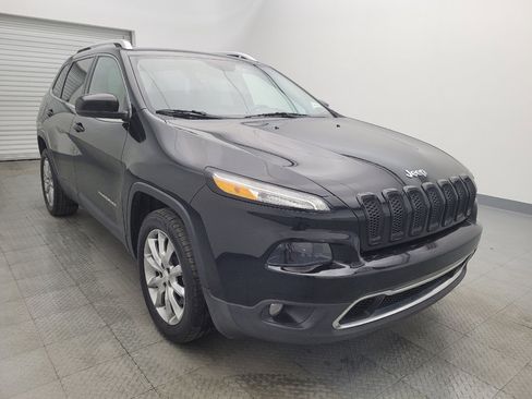Used 2018 Jeep Cherokee Limited image 13