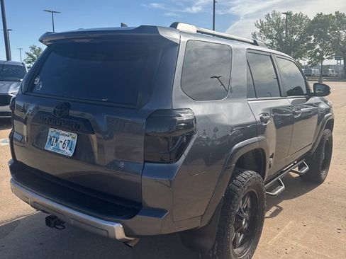 Used 2017 Toyota 4Runner TRD Off-Road Premium AWD/4WD image 4