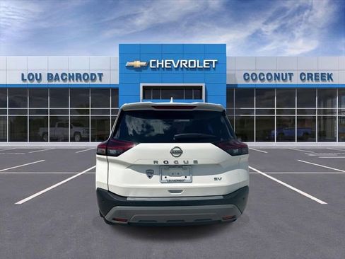 Used 2023 Nissan Rogue SV image 7