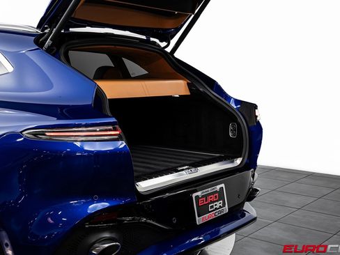 Used 2022 Aston Martin DBX image 16