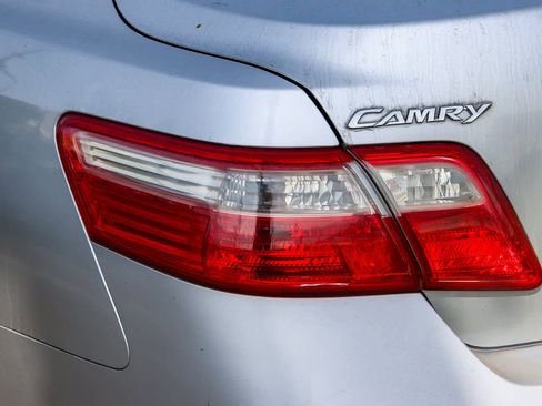 Used 2007 Toyota Camry LE image 7