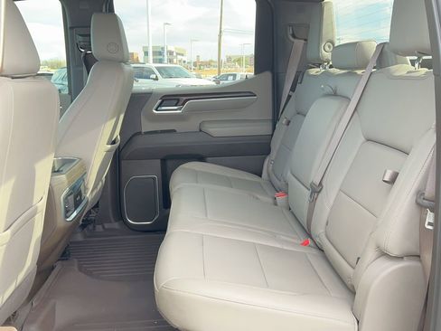 Used 2022 GMC Sierra 1500 SLT w/ SLT Convenience Package image 18