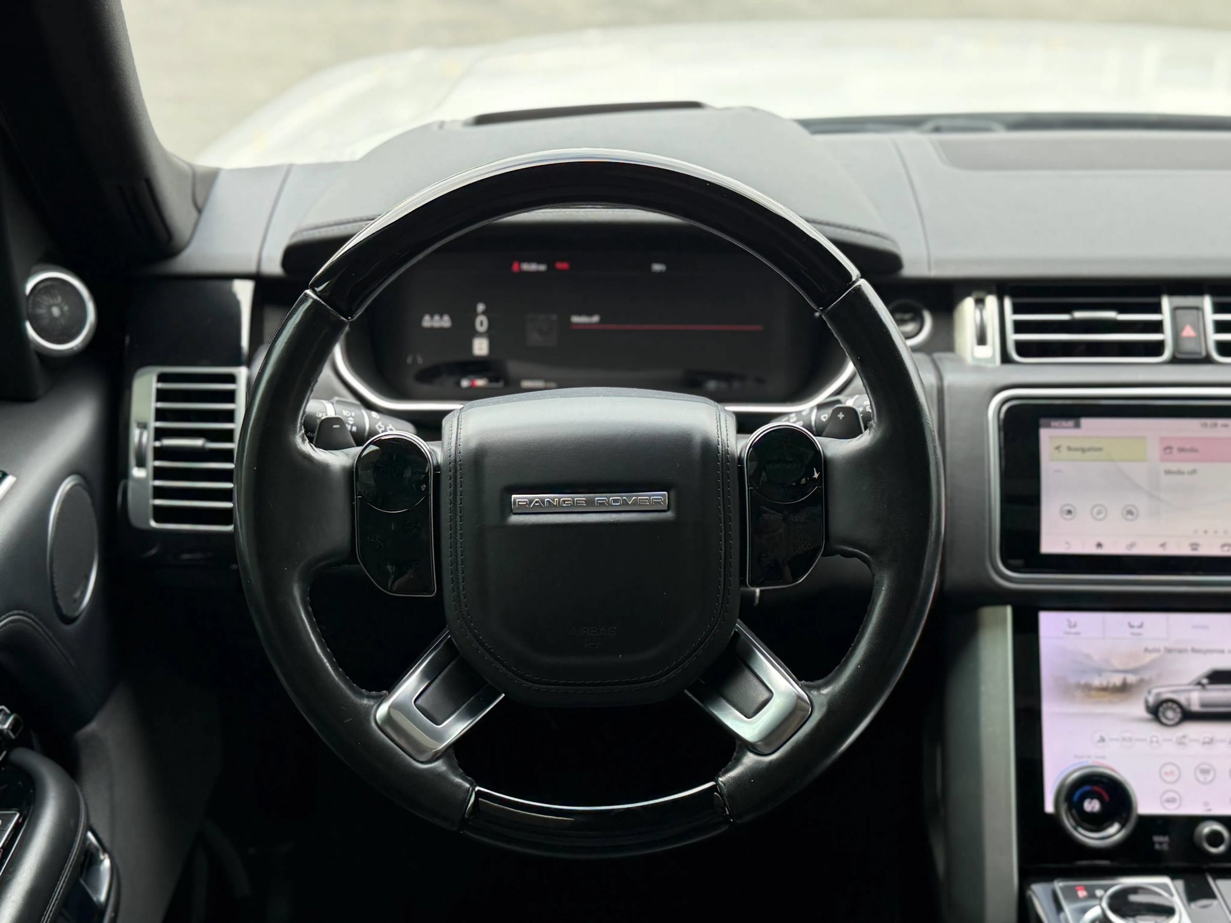 Used 2018 Land Rover Range Rover HSE AWD/4WD image 17