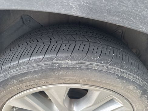 Used 2024 Toyota Highlander Limited image 19