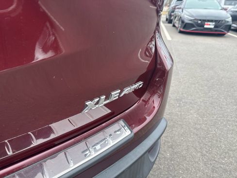 Used 2019 Toyota Highlander XLE image 10