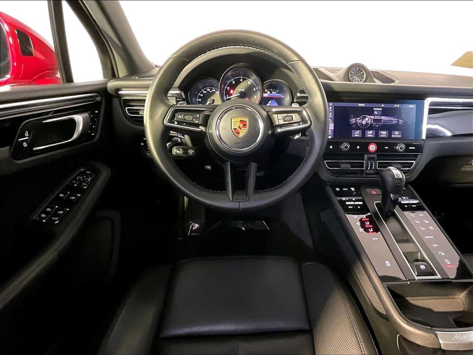 Certified 2023 Porsche Macan AWD/4WD image 13