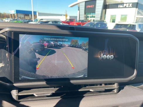 Used 2025 Jeep Wrangler Unlimited Rubicon image 19