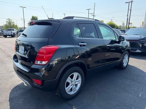 Used 2020 Chevrolet Trax LT w/ LT Convenience Package FWD image 7